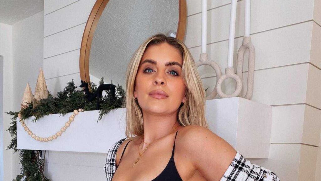 Whitney Simmons on Wiki