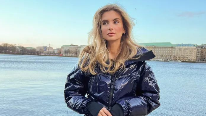 Xenia Adonts on Wiki