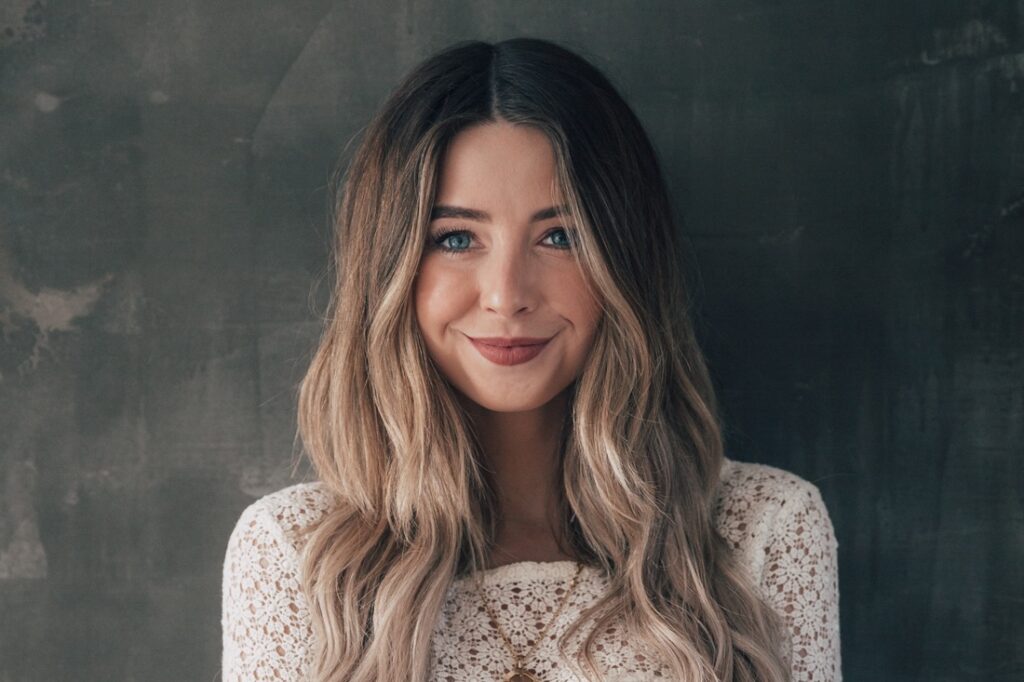 Zoë Sugg Biography